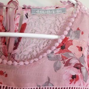Beautiful Pink Daniel Rainn top